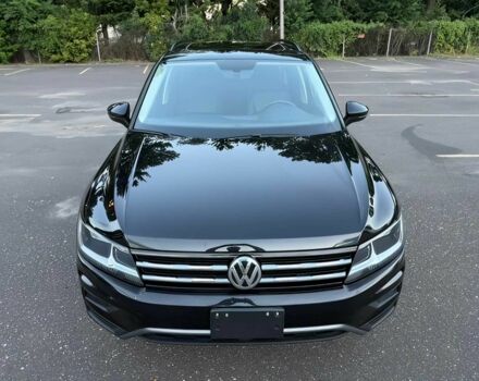 Черный Фольксваген Тигуан, объемом двигателя 2 л и пробегом 30 тыс. км за 14400 $, фото 1 на Automoto.ua