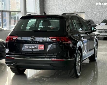 Чорний Фольксваген Тігуан, об'ємом двигуна 2 л та пробігом 56 тис. км за 33990 $, фото 7 на Automoto.ua