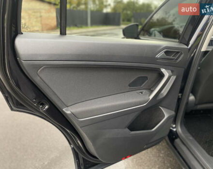 Чорний Фольксваген Тігуан, об'ємом двигуна 1.98 л та пробігом 44 тис. км за 19750 $, фото 39 на Automoto.ua