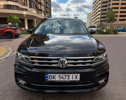Чорний Фольксваген Тігуан, об'ємом двигуна 2 л та пробігом 123 тис. км за 22000 $, фото 1 на Automoto.ua