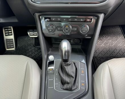 Чорний Фольксваген Тігуан, об'ємом двигуна 2 л та пробігом 123 тис. км за 22000 $, фото 22 на Automoto.ua