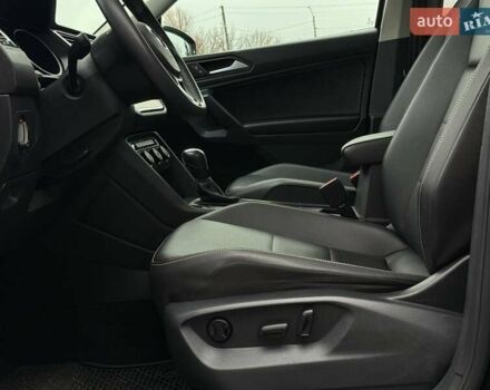 Черный Фольксваген Тигуан, объемом двигателя 1.98 л и пробегом 90 тыс. км за 21500 $, фото 29 на Automoto.ua