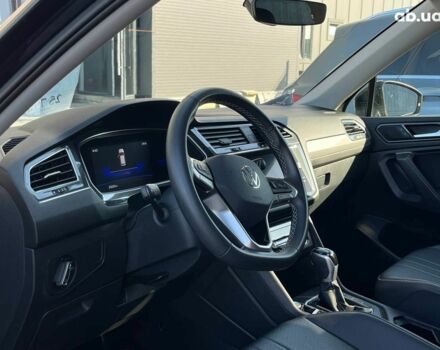 Черный Фольксваген Тигуан, объемом двигателя 2 л и пробегом 23 тыс. км за 25790 $, фото 44 на Automoto.ua