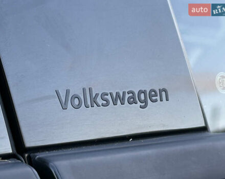 Черный Фольксваген Тигуан, объемом двигателя 2 л и пробегом 165 тыс. км за 29999 $, фото 31 на Automoto.ua