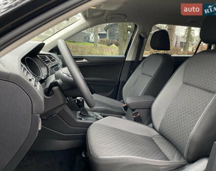 Чорний Фольксваген Тігуан, об'ємом двигуна 1.98 л та пробігом 44 тис. км за 18200 $, фото 17 на Automoto.ua