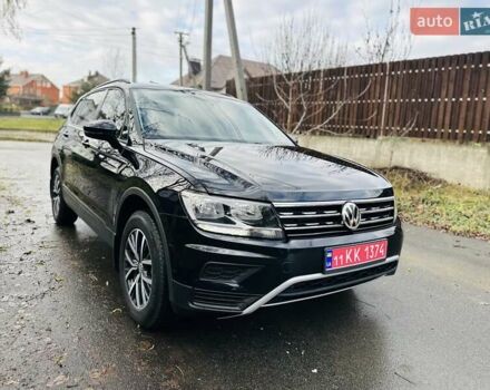 Черный Фольксваген Тигуан, объемом двигателя 2 л и пробегом 40 тыс. км за 17999 $, фото 5 на Automoto.ua