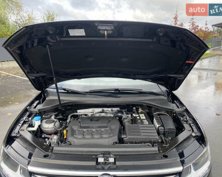 Чорний Фольксваген Тігуан, об'ємом двигуна 1.98 л та пробігом 44 тис. км за 19750 $, фото 43 на Automoto.ua