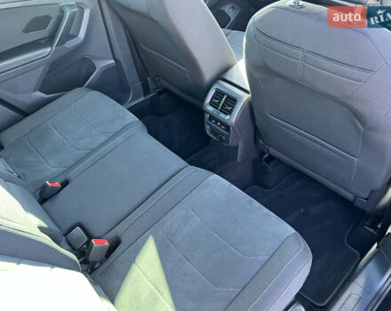 Чорний Фольксваген Тігуан, об'ємом двигуна 1.97 л та пробігом 235 тис. км за 26588 $, фото 24 на Automoto.ua