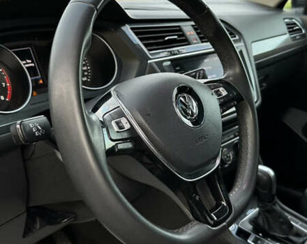 Черный Фольксваген Тигуан, объемом двигателя 2 л и пробегом 101 тыс. км за 22750 $, фото 13 на Automoto.ua