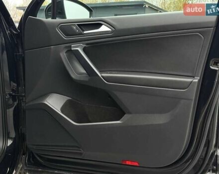 Черный Фольксваген Тигуан, объемом двигателя 1.98 л и пробегом 90 тыс. км за 21500 $, фото 69 на Automoto.ua