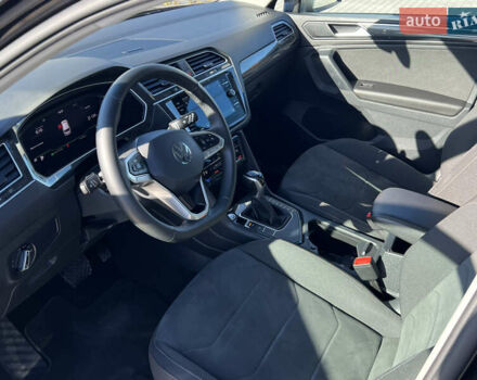 Чорний Фольксваген Тігуан, об'ємом двигуна 1.97 л та пробігом 235 тис. км за 26588 $, фото 14 на Automoto.ua