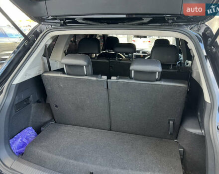 Чорний Фольксваген Тігуан, об'ємом двигуна 2 л та пробігом 56 тис. км за 23700 $, фото 14 на Automoto.ua