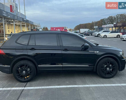 Чорний Фольксваген Тігуан, об'ємом двигуна 2 л та пробігом 56 тис. км за 23700 $, фото 7 на Automoto.ua