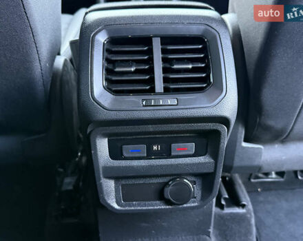 Черный Фольксваген Тигуан, объемом двигателя 2 л и пробегом 165 тыс. км за 29999 $, фото 41 на Automoto.ua