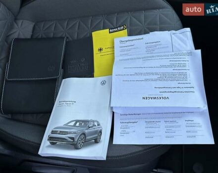 Черный Фольксваген Тигуан, объемом двигателя 2 л и пробегом 180 тыс. км за 29550 $, фото 104 на Automoto.ua