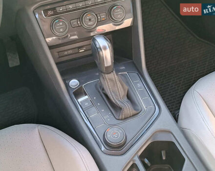 Черный Фольксваген Тигуан, объемом двигателя 2 л и пробегом 46 тыс. км за 22380 $, фото 19 на Automoto.ua