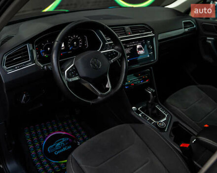 Чорний Фольксваген Тігуан, об'ємом двигуна 1.97 л та пробігом 186 тис. км за 33500 $, фото 46 на Automoto.ua