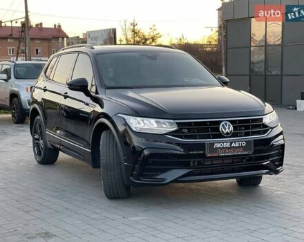 Черный Фольксваген Тигуан, объемом двигателя 2 л и пробегом 49 тыс. км за 25500 $, фото 2 на Automoto.ua