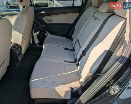 Черный Фольксваген Тигуан, объемом двигателя 2 л и пробегом 46 тыс. км за 22380 $, фото 14 на Automoto.ua