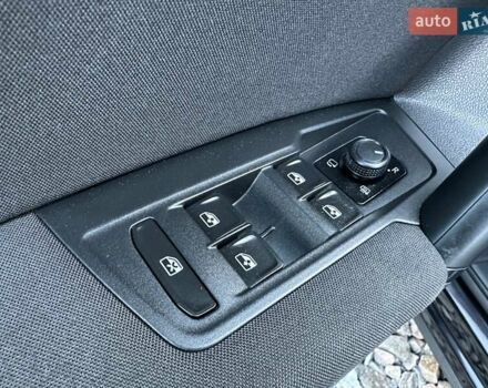 Черный Фольксваген Тигуан, объемом двигателя 2 л и пробегом 180 тыс. км за 29550 $, фото 42 на Automoto.ua