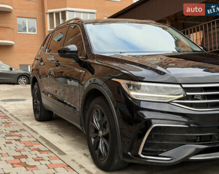 Чорний Фольксваген Тігуан, об'ємом двигуна 1.98 л та пробігом 144 тис. км за 22300 $, фото 2 на Automoto.ua