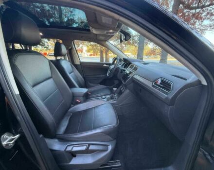 Чорний Фольксваген Тігуан, об'ємом двигуна 2 л та пробігом 26 тис. км за 12300 $, фото 8 на Automoto.ua