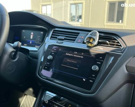 Черный Фольксваген Тигуан, объемом двигателя 2 л и пробегом 23 тыс. км за 25790 $, фото 14 на Automoto.ua