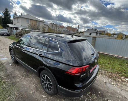 Черный Фольксваген Тигуан, объемом двигателя 2 л и пробегом 107 тыс. км за 21500 $, фото 3 на Automoto.ua