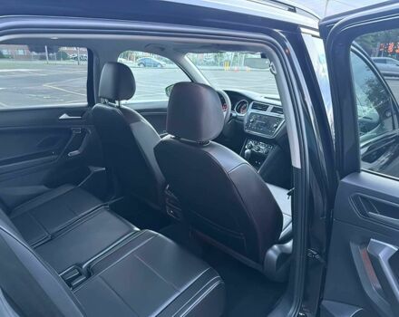 Чорний Фольксваген Тігуан, об'ємом двигуна 2 л та пробігом 11 тис. км за 6300 $, фото 12 на Automoto.ua