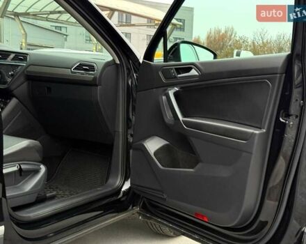 Черный Фольксваген Тигуан, объемом двигателя 1.98 л и пробегом 90 тыс. км за 21500 $, фото 68 на Automoto.ua