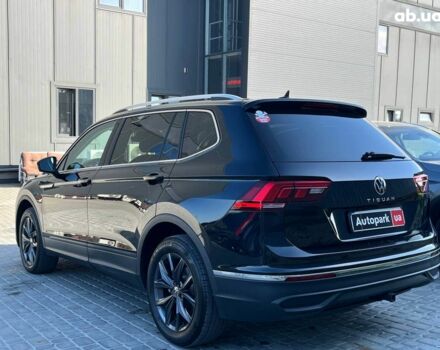 Черный Фольксваген Тигуан, объемом двигателя 2 л и пробегом 23 тыс. км за 25790 $, фото 8 на Automoto.ua