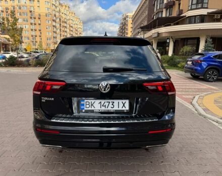 Чорний Фольксваген Тігуан, об'ємом двигуна 2 л та пробігом 123 тис. км за 22000 $, фото 4 на Automoto.ua