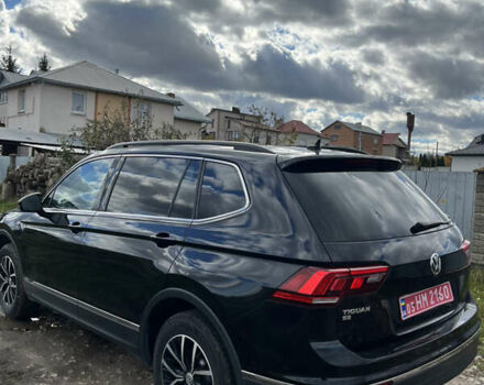 Черный Фольксваген Тигуан, объемом двигателя 2 л и пробегом 107 тыс. км за 21500 $, фото 2 на Automoto.ua