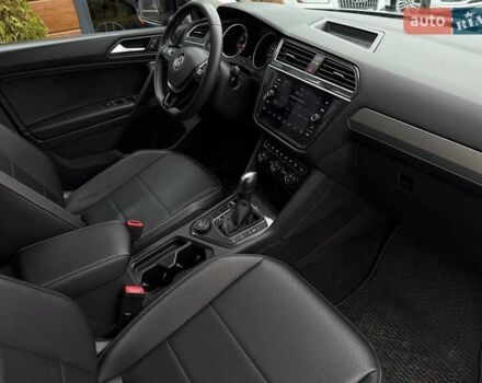 Черный Фольксваген Тигуан, объемом двигателя 1.98 л и пробегом 90 тыс. км за 21500 $, фото 70 на Automoto.ua