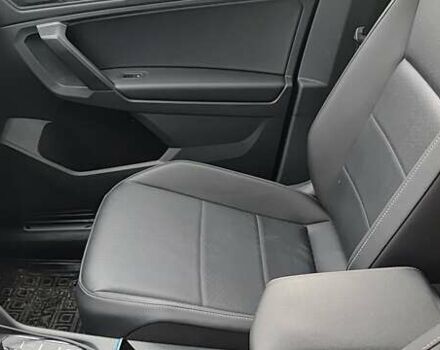 Чорний Фольксваген Тігуан, об'ємом двигуна 2 л та пробігом 123 тис. км за 22500 $, фото 30 на Automoto.ua