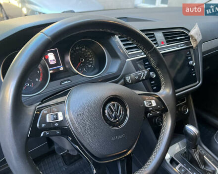 Чорний Фольксваген Тігуан, об'ємом двигуна 2 л та пробігом 56 тис. км за 23700 $, фото 11 на Automoto.ua