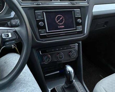 Черный Фольксваген Тигуан, объемом двигателя 1.98 л и пробегом 100 тыс. км за 19500 $, фото 11 на Automoto.ua