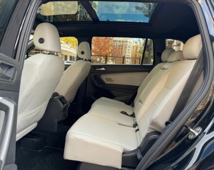 Чорний Фольксваген Тігуан, об'ємом двигуна 2 л та пробігом 123 тис. км за 22000 $, фото 11 на Automoto.ua