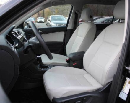 Черный Фольксваген Тигуан, объемом двигателя 2 л и пробегом 15 тыс. км за 17000 $, фото 8 на Automoto.ua