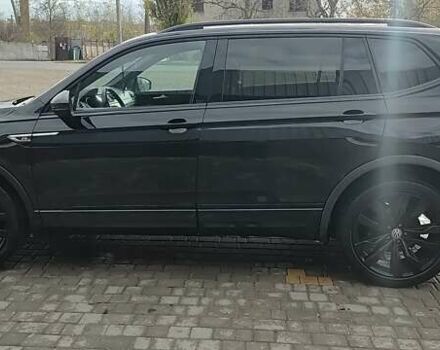 Чорний Фольксваген Тігуан, об'ємом двигуна 2 л та пробігом 123 тис. км за 22500 $, фото 6 на Automoto.ua