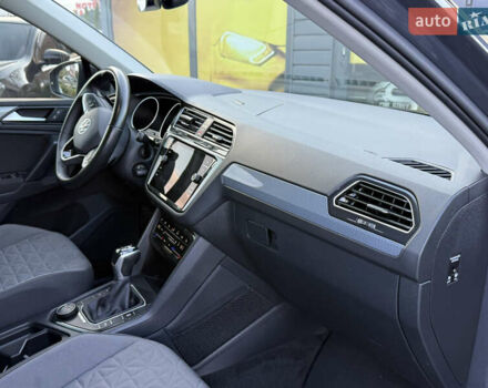 Черный Фольксваген Тигуан, объемом двигателя 2 л и пробегом 165 тыс. км за 29999 $, фото 36 на Automoto.ua