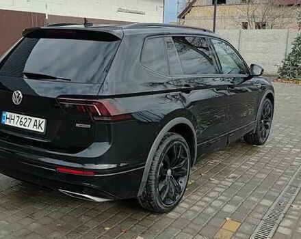 Чорний Фольксваген Тігуан, об'ємом двигуна 2 л та пробігом 123 тис. км за 22500 $, фото 3 на Automoto.ua