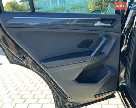 Чорний Фольксваген Тігуан, об'ємом двигуна 1.97 л та пробігом 235 тис. км за 26588 $, фото 18 на Automoto.ua