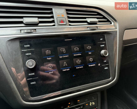 Чорний Фольксваген Тігуан, об'ємом двигуна 1.98 л та пробігом 144 тис. км за 22300 $, фото 16 на Automoto.ua