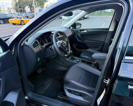 Чорний Фольксваген Тігуан, об'ємом двигуна 2 л та пробігом 11 тис. км за 6300 $, фото 8 на Automoto.ua