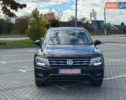 Черный Фольксваген Тигуан, объемом двигателя 2 л и пробегом 101 тыс. км за 22750 $, фото 2 на Automoto.ua