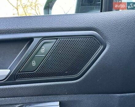 Черный Фольксваген Тигуан, объемом двигателя 2 л и пробегом 180 тыс. км за 29550 $, фото 43 на Automoto.ua