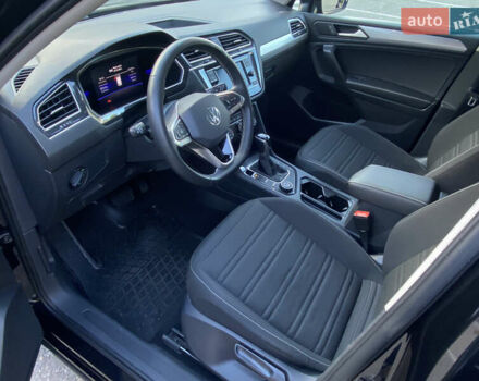 Чорний Фольксваген Тігуан, об'ємом двигуна 1.98 л та пробігом 62 тис. км за 22200 $, фото 11 на Automoto.ua