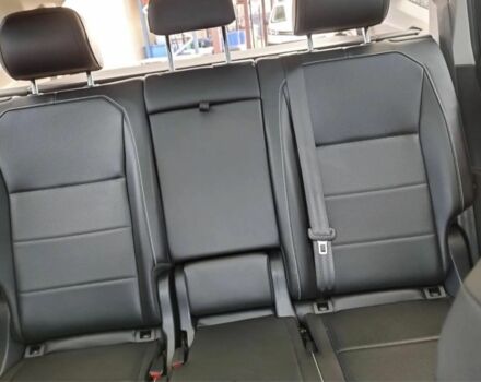 Черный Фольксваген Тигуан, объемом двигателя 2 л и пробегом 75 тыс. км за 11300 $, фото 7 на Automoto.ua