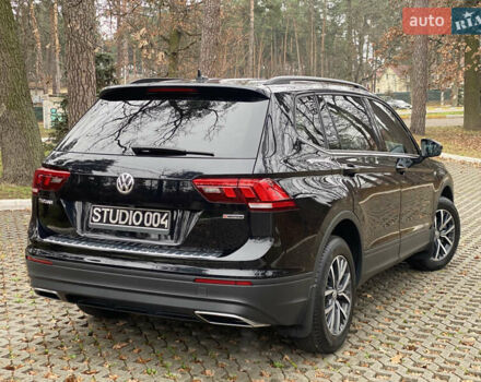 Чорний Фольксваген Тігуан, об'ємом двигуна 1.98 л та пробігом 44 тис. км за 18200 $, фото 3 на Automoto.ua